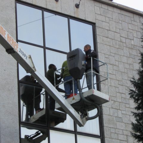 Servizio di pulizia vetrate in altezza